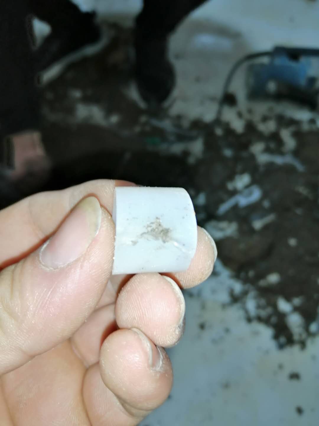 石屏家里地暖漏水了怎么办？